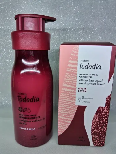 Kit Natura Cereja e Avelã Hidratante e Sabonete 