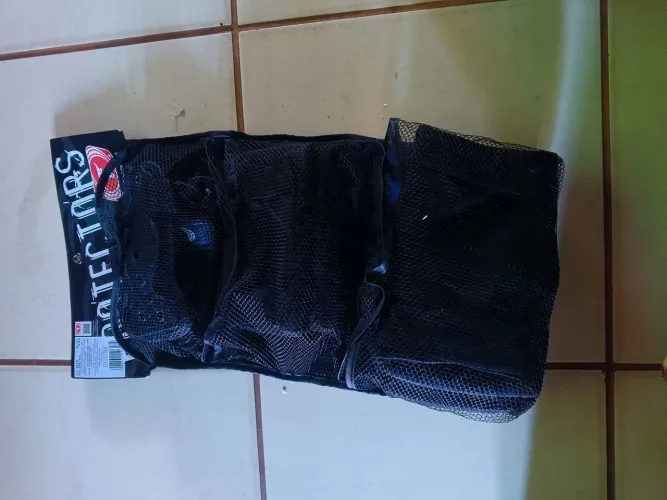 Patins da traxart volt+3 tamanho-(38-39) três rodas como das fotos mais a proteções dele 