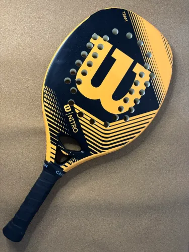 Raquete de Beach Tennis Wilson
