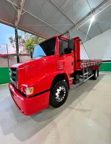 Mb atron 1319 6x2 2016 carroceria