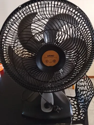 Ventilador Arno Turbo silêncio <br>6 pás ,Muito conservado, funcionando perfeitamente.