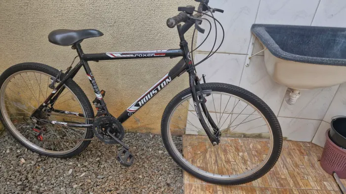 Bicicleta aro 26 com marcha