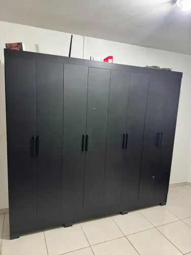 guarda roupa preto 8 portas
