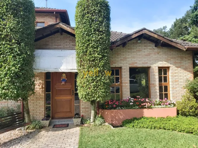 Casa em Condomínio Fechado em Condomínio Arujazinho I, II e III - Arujá, SP