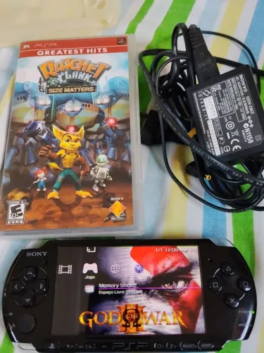 PSP 3001 com caixa e serial batendo 