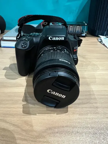 Câmera Canon SL3