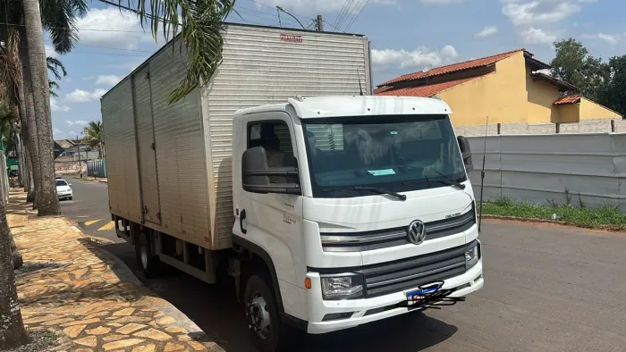 Caminhão 11180 Delivery 3/4 no Baú