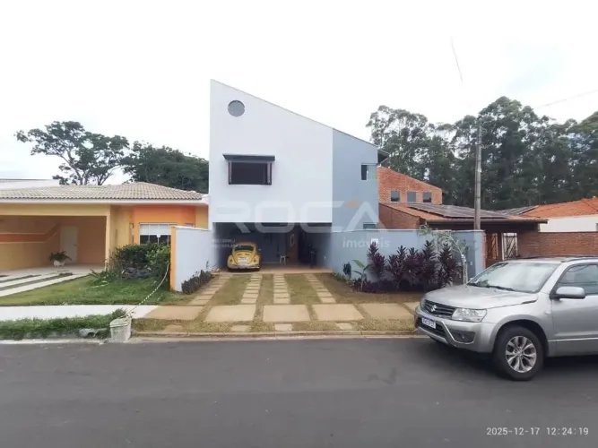 Casa de alto padrão em condomínio no Bosque de São Carlos