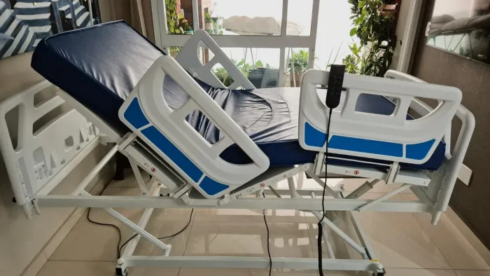 CAMA HOSPITALAR ELÉTRICA SALUTEM - TOTALMENTE ELÉTRICA | 7 POSIÇÕES | SEMI-NOVA