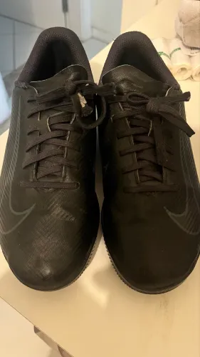 Chuteira futsal Nike número 34 usada