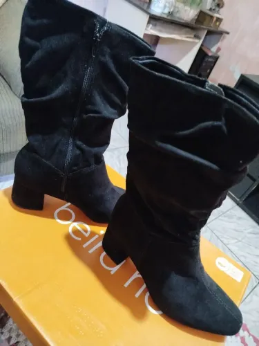 Bota de camurça feminino.