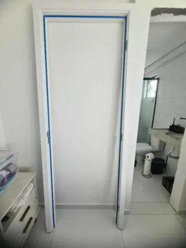 Porta de Madeira 2,10 x 0,70 m com Batente/Guarnição