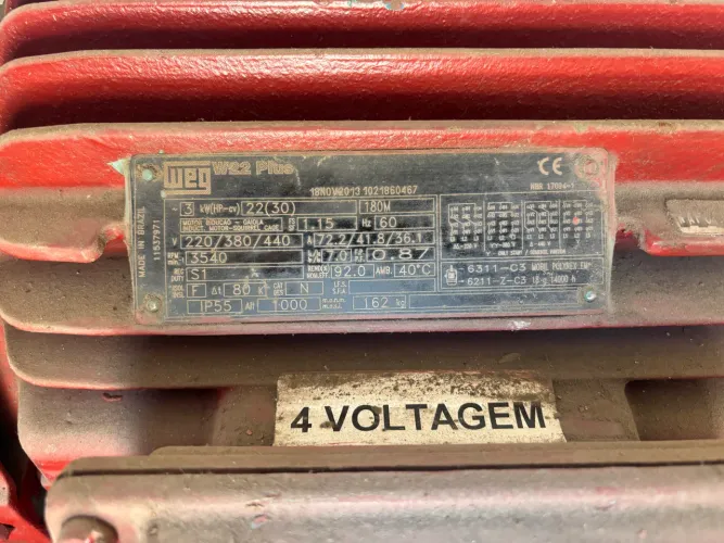 Motor Weg modelo W22 Plus HP-CV 22 (30) para sistema de incêndio
