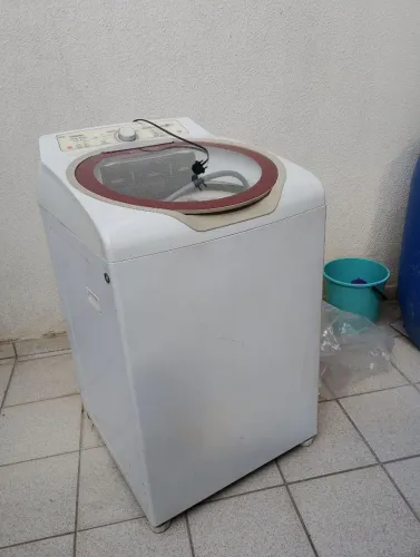 Lavadora de roupas usada