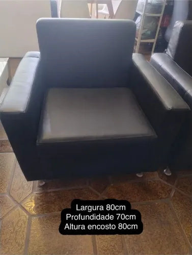 Par de Poltronas Pretas em Couro Design