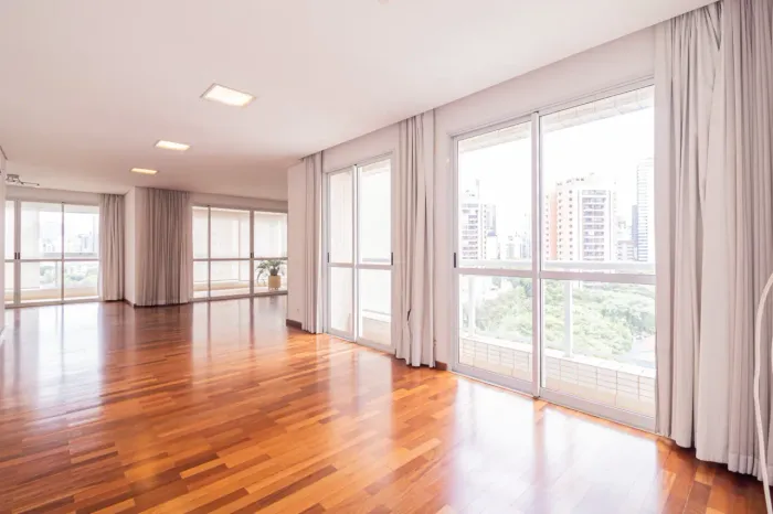 Imóvel para venda tem 234 metros quadrados com 4 quartos em Cidade Monções - São Paulo - S