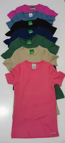 CAMISETA MALWEE. INFANTIL ALGODÃO UNISEX. TAMANHO 10. VESTE 5 ANOS. R$ 12,00 CADA.