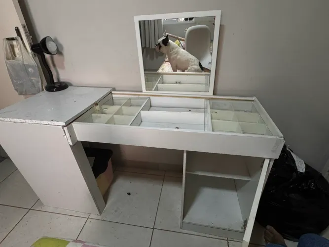 VENDO PENTEADEIRA COM ESPELHO