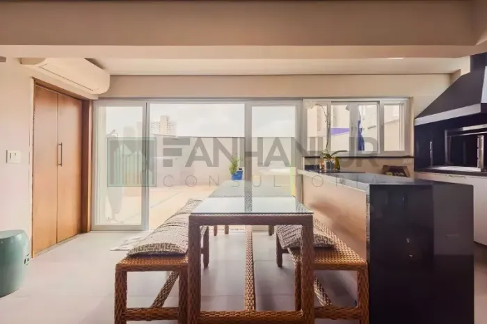 Cobertura com jacuzzi à venda em Pinheiros, São Paulo-SP: 3 quartos, 1 suíte, 3 salas, 3 b