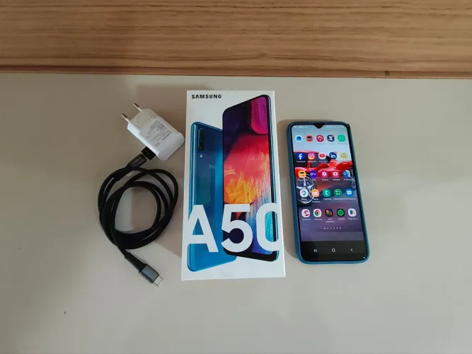 Samsung Galaxy A50 azul