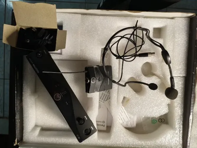 Microfone Sem Fio Profissional Akg Perception Headset Sport Set Pw 45