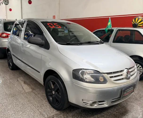 Volkswagen Fox Plus 1.0mi/ 1.0mi Total Flex 8V 4P 2005