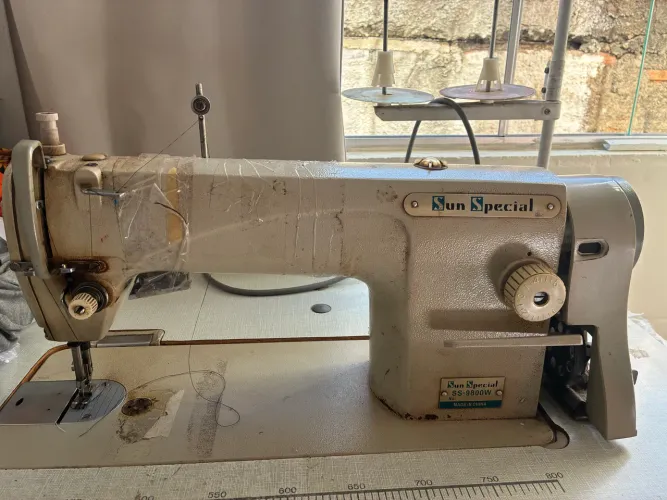 Vende-se máquina reta industrial