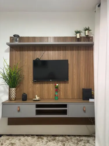 Painel para TV Ripado - Excelente estado