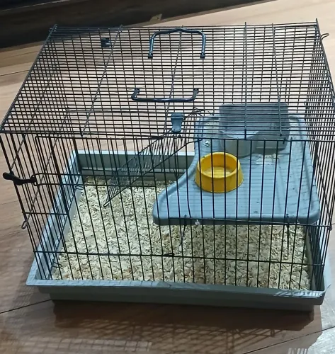 Vende-se, gaiola para porquinho da Índia, Coelho em ótimo estado semi nova.