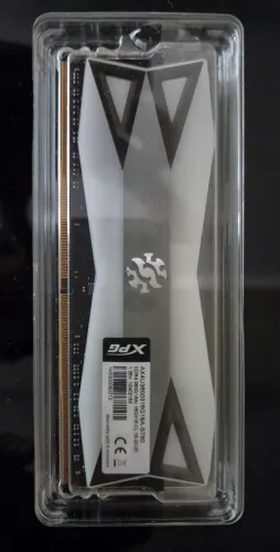 Memoria RAM XPG Spectrix D60g 16gb ddr4 3600mhz 18-20-20