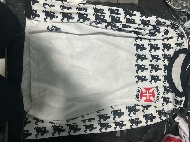 camisa manga longa mancha negra jacarépaguá