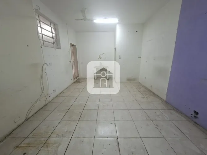 Casa para locação no bairro Martins