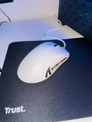 Mouse attack shark R1