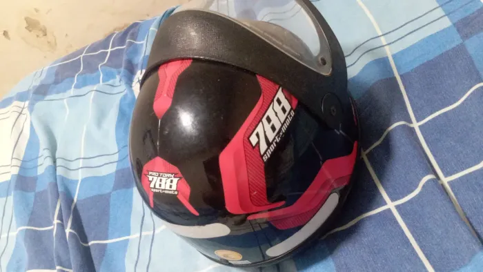 Capacete