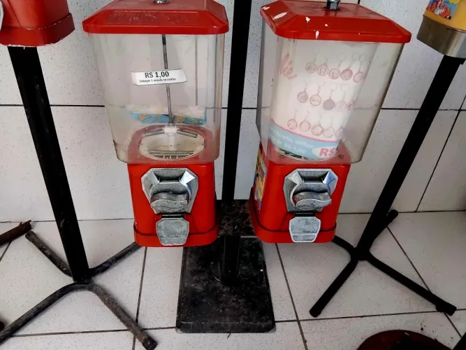 Máquinas de vende machine( maq. De bolinhas)