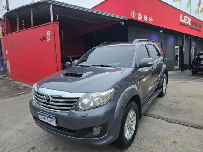 Toyota Hilux SW4 SRV D4-d 4X4 3.0 TDI Dies. AUT 2012
