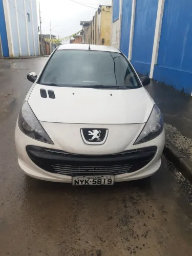 Peugeot 207 XR 1.4 Flex 8V 5P 2011