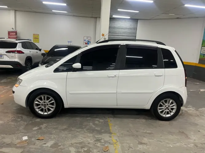 Fiat Idea ELX 1.4 MPI Fire Flex 8V 5P 2010