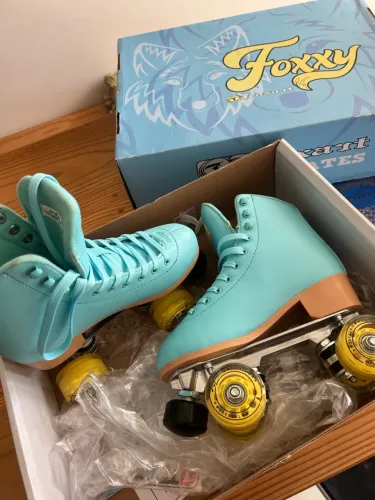 Patins quatro rodas (nunca usado)