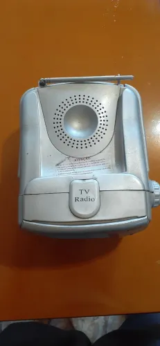 tv analogica + radio am/fm retro vicini