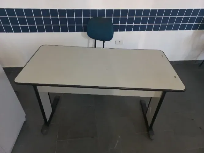 Mesa de Escritório sem gavetas 1,00x0,90