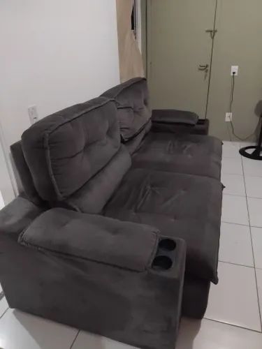 Vendo sofá semi novo confortável retrátil grande 4 lugares