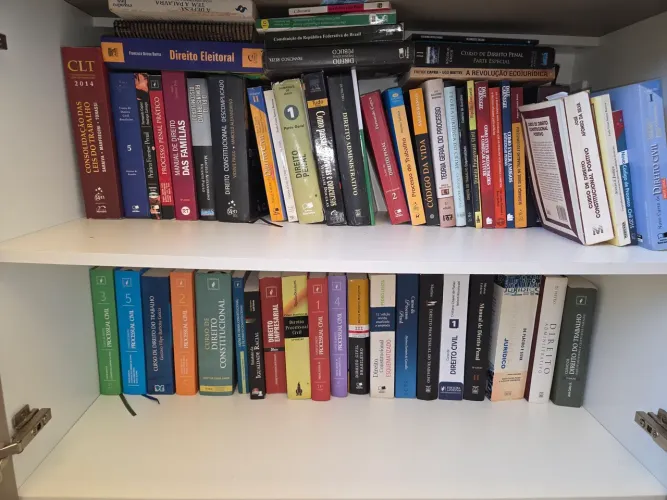 Livros de Direito, biblioteca de Direito!