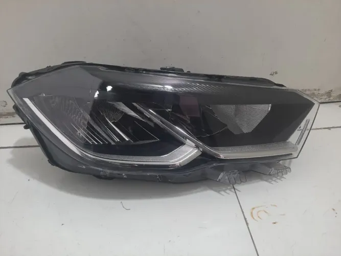Farol Volkswagen polo 2023/2025 lado direito led