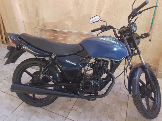 Titan 125 KS impecáve
