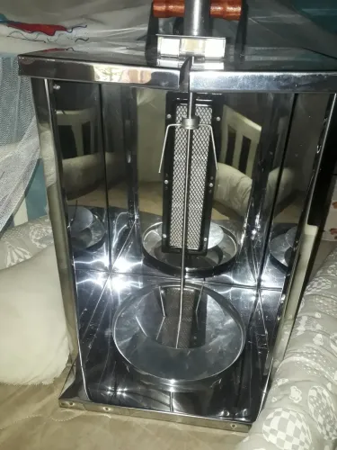Vende-se churrasqueira elétrica de churrasco grego