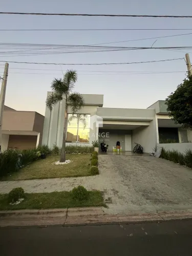 Casa à venda no bairro Parque Olívio Franceschini em Hortolândia