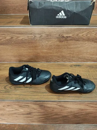 Chuteira Adidas infantil