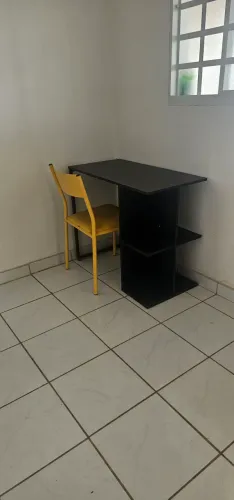 Cadeira com escrivaninha
