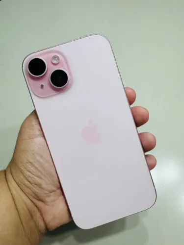 iPhone 15 Rosa 86% bateria
